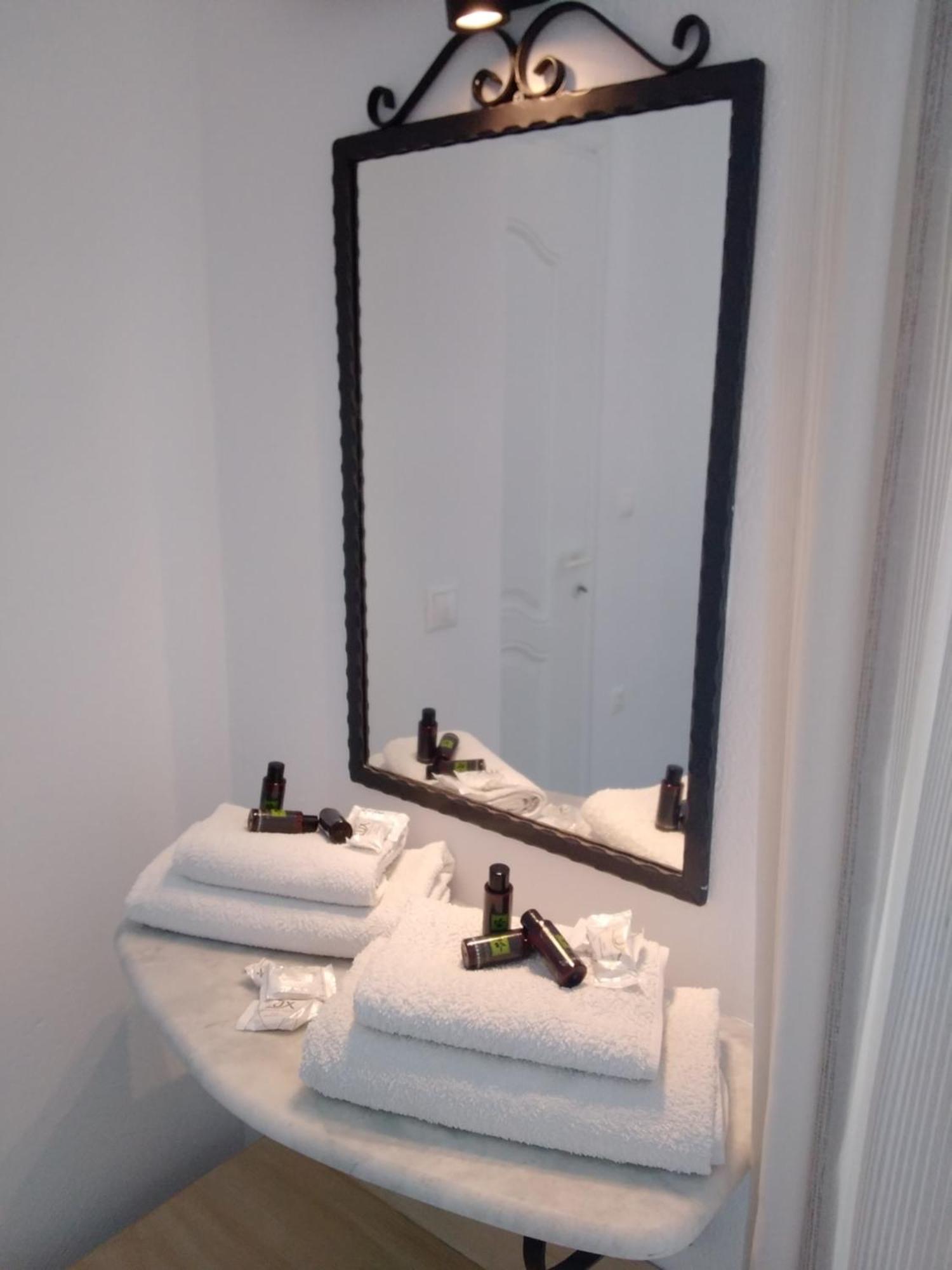 Celeste Apartments ออร์นอส ภายนอก รูปภาพ