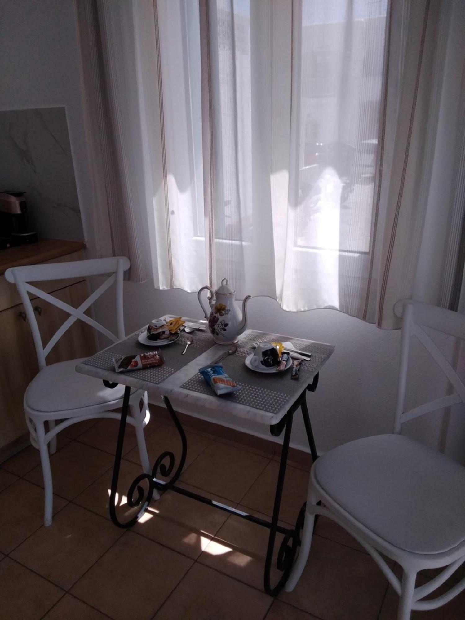 Celeste Apartments ออร์นอส ภายนอก รูปภาพ