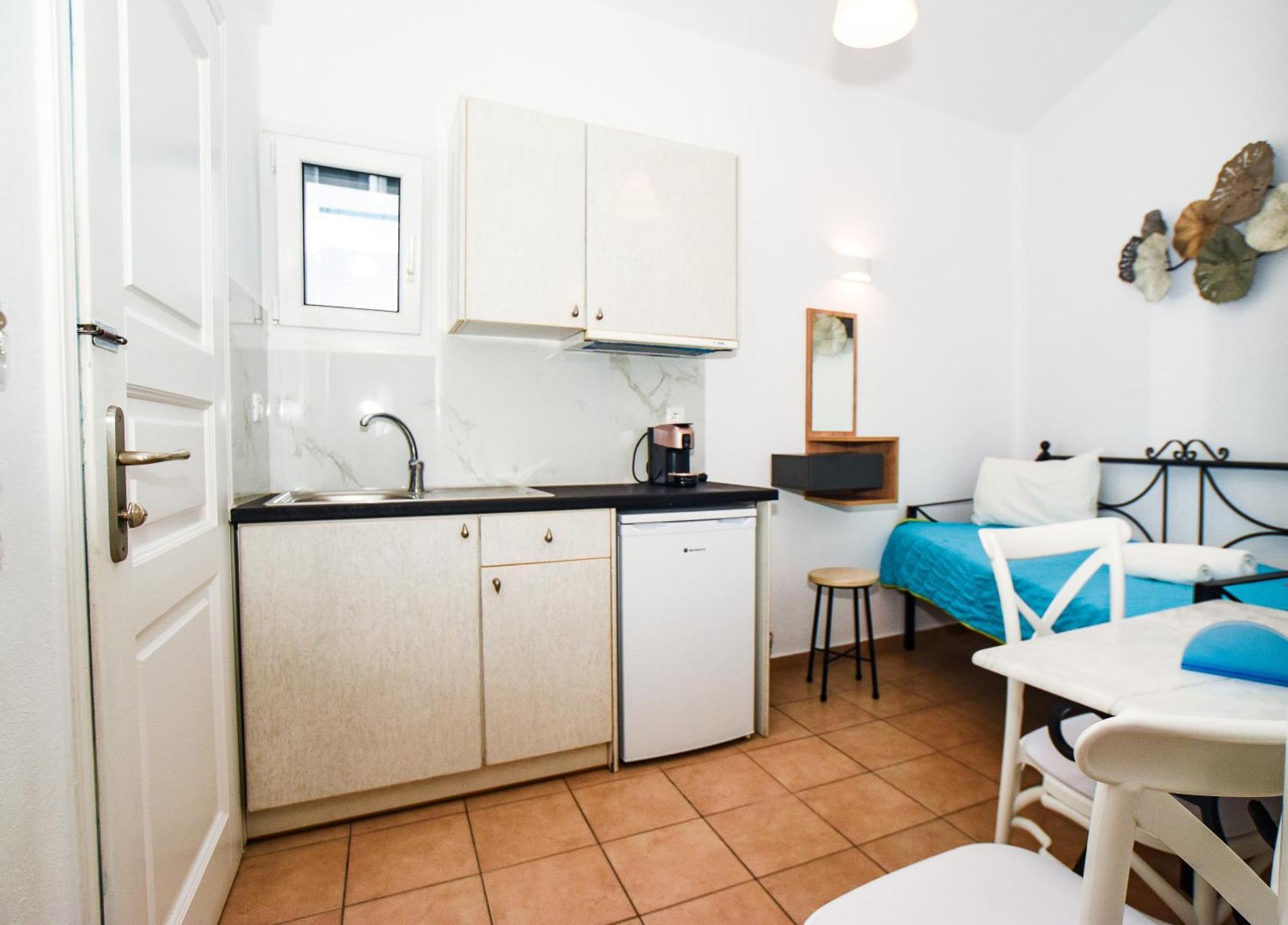 Celeste Apartments ออร์นอส ภายนอก รูปภาพ