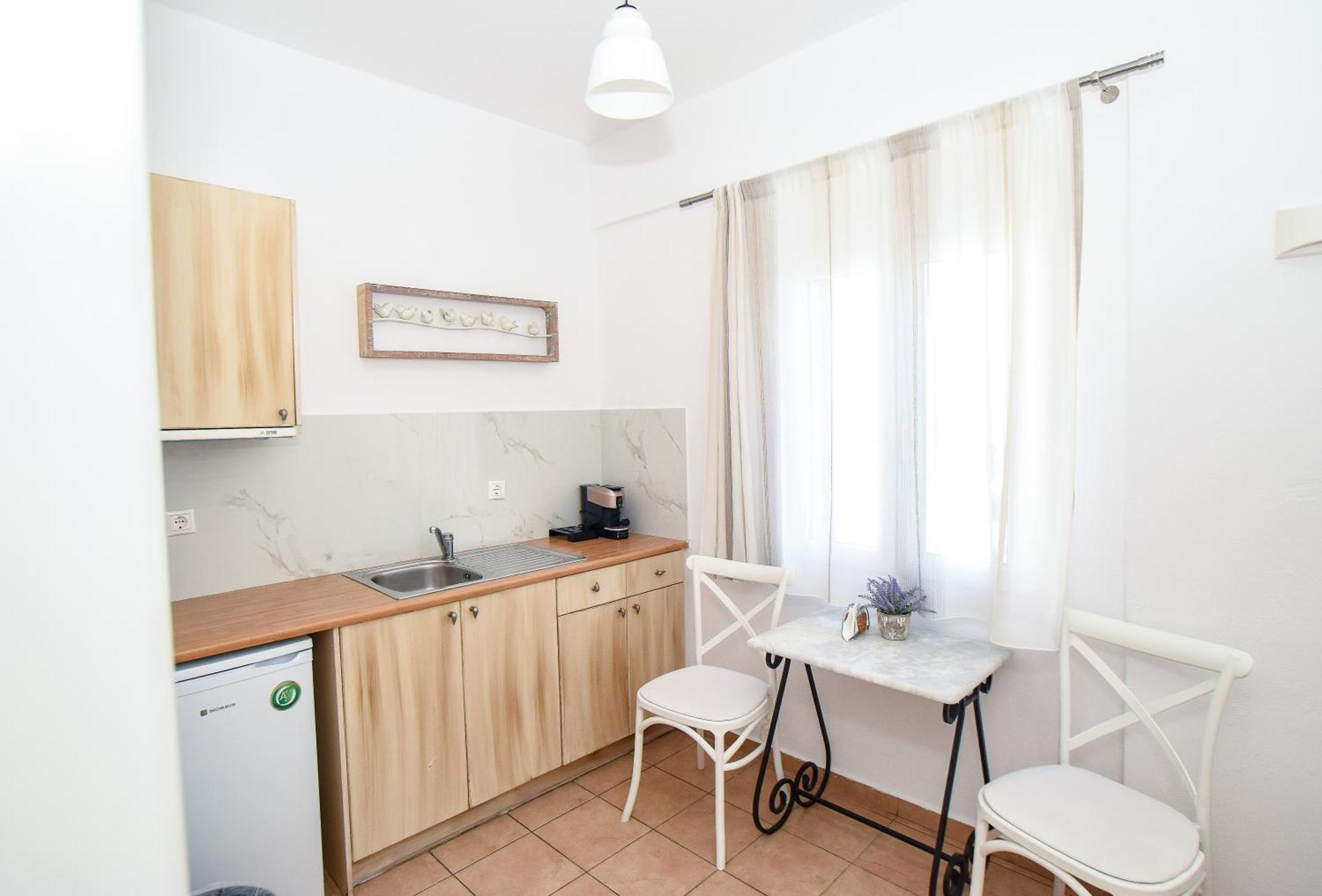 Celeste Apartments ออร์นอส ภายนอก รูปภาพ