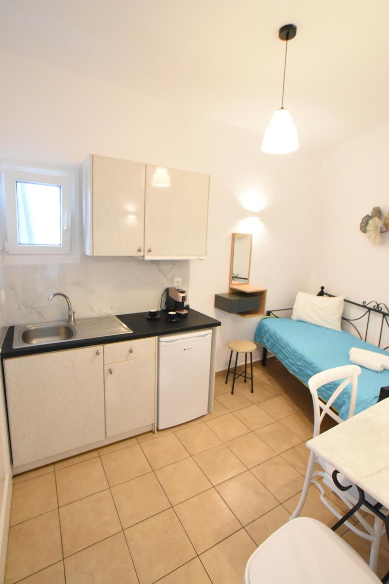 Celeste Apartments ออร์นอส ภายนอก รูปภาพ