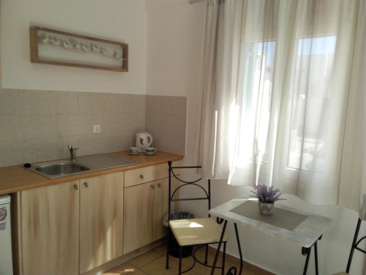 Celeste Apartments ออร์นอส ภายนอก รูปภาพ